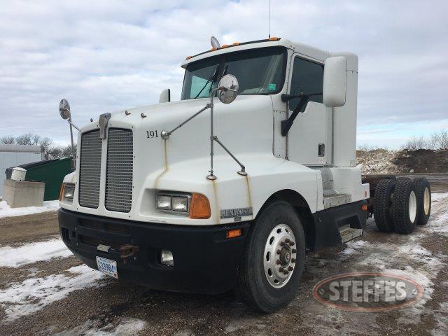 1995 Kenworth T600B_0.jpg